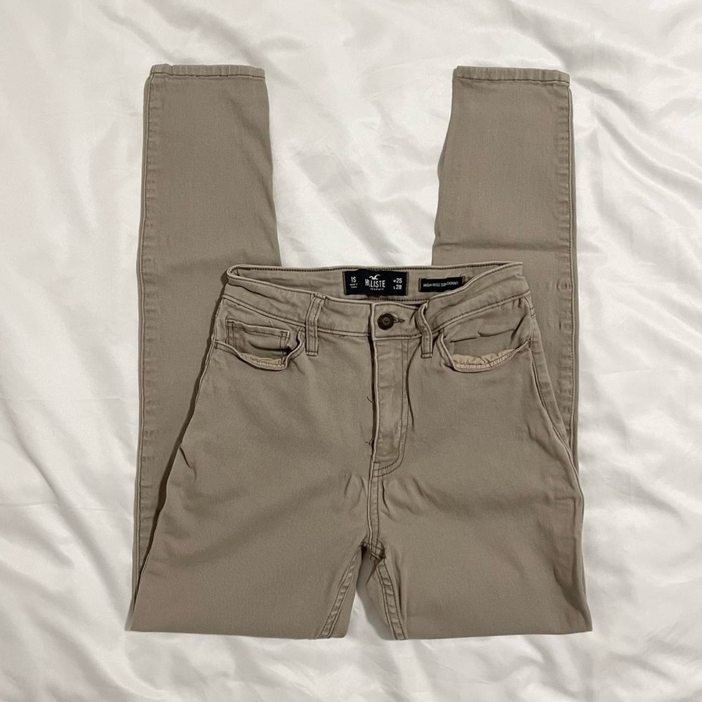 Hollister high-waisted super skinny khaki pants